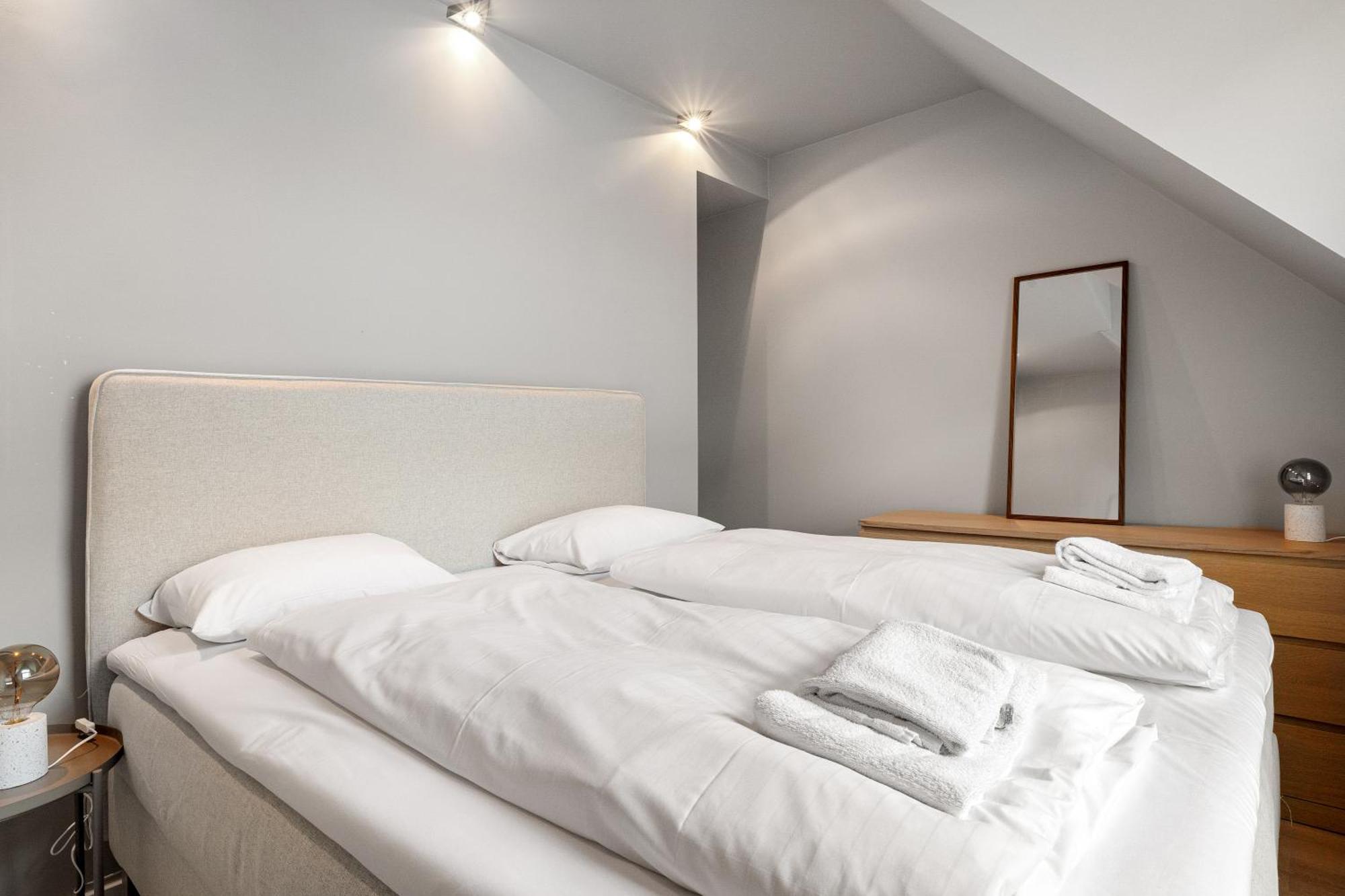 Homerentals L 120Sqm Mid-Central - King Beds - 500Mbps Wi-Fi ベルゲン エクステリア 写真